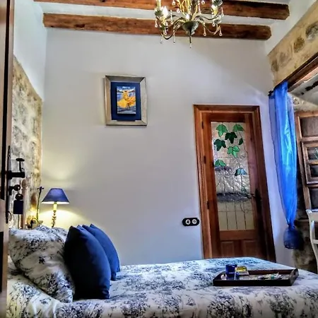 En Casa Con Encanto, *
